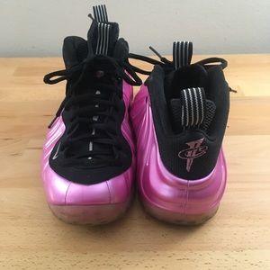 Nike Foams size 13